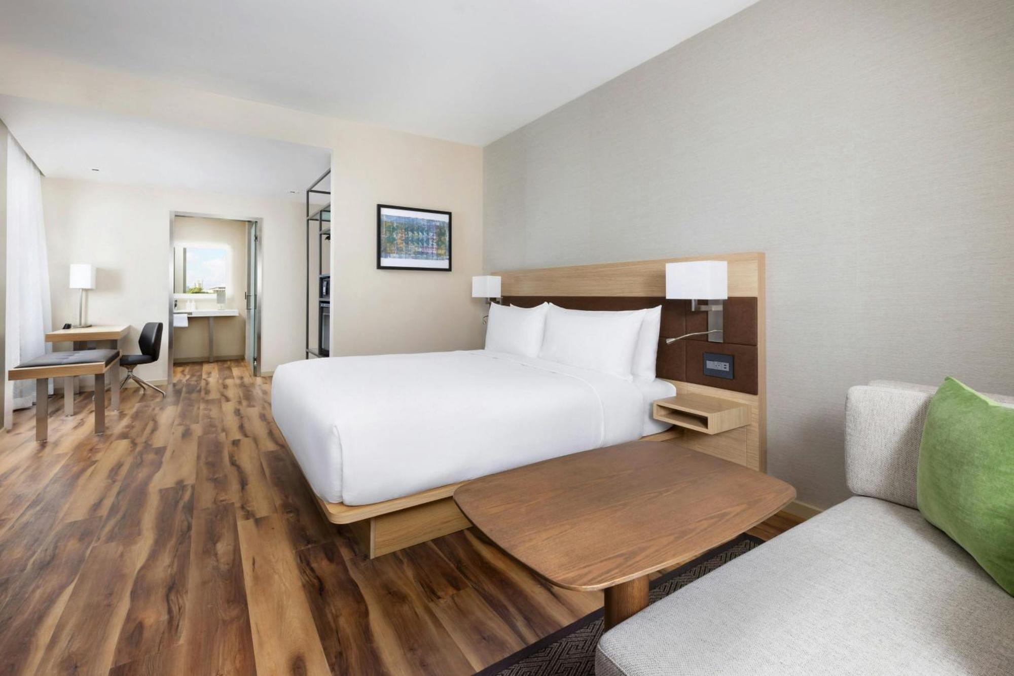 Ac Hotel By Marriott Honolulu Esterno foto